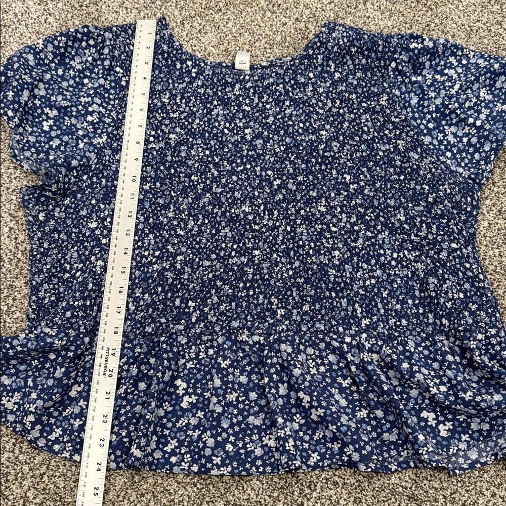 Old Navy Blue Ditsy Floral Smocked Peplum Cottagecore Short Sleeve Top Size 3X - Picture 11 of 12